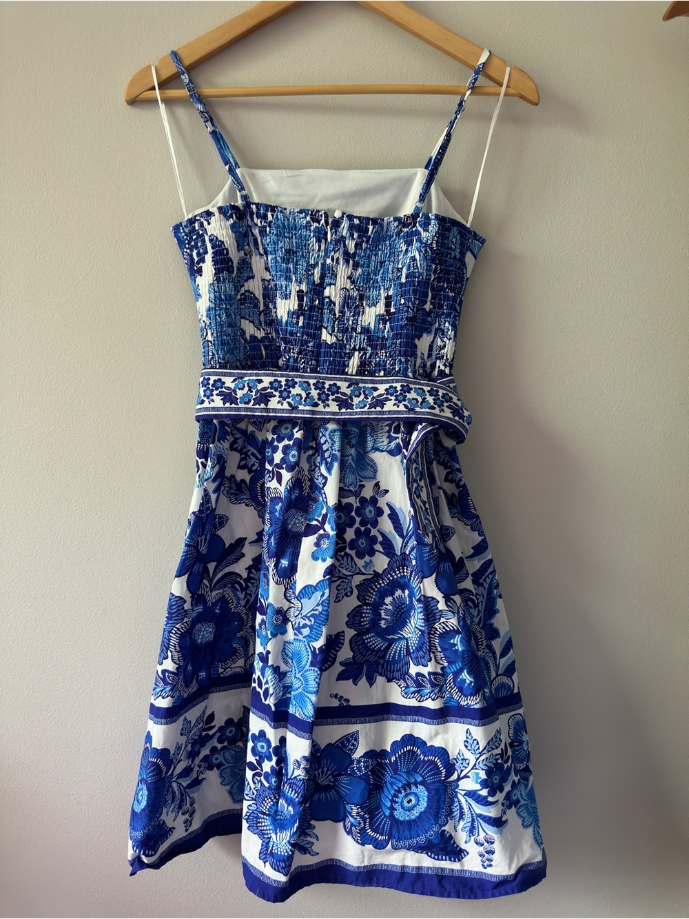 Joie Blue and White Floral Belted Dress Size 2 - Picture 7 of 7